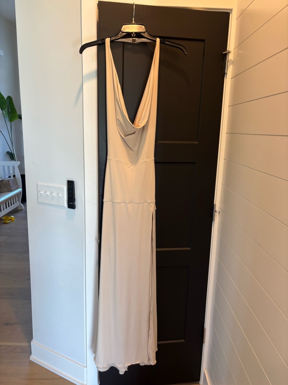 Oh Polly Navina Soft Jersey Plunge Halterneck Maxi Dress Champagne Cream XS NWT - Picture 10 of 13